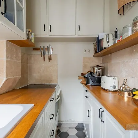 Veeve - Wood Notes Apartment *